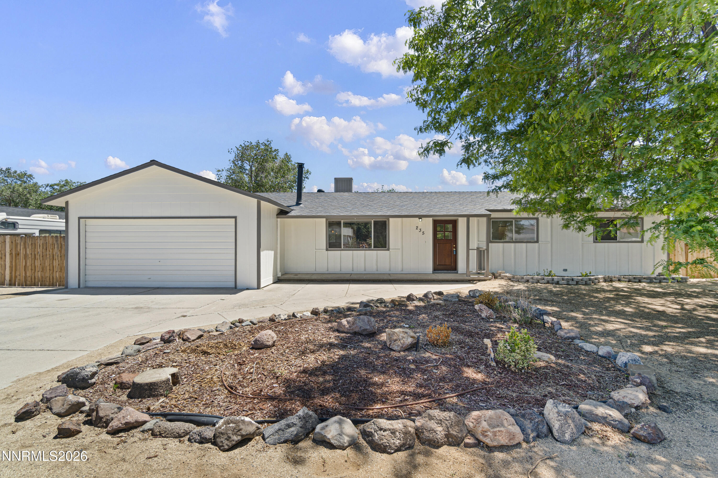 235 Arrow Street Fernley, NV 89408 - Photo 3 of 31 DSC00882
