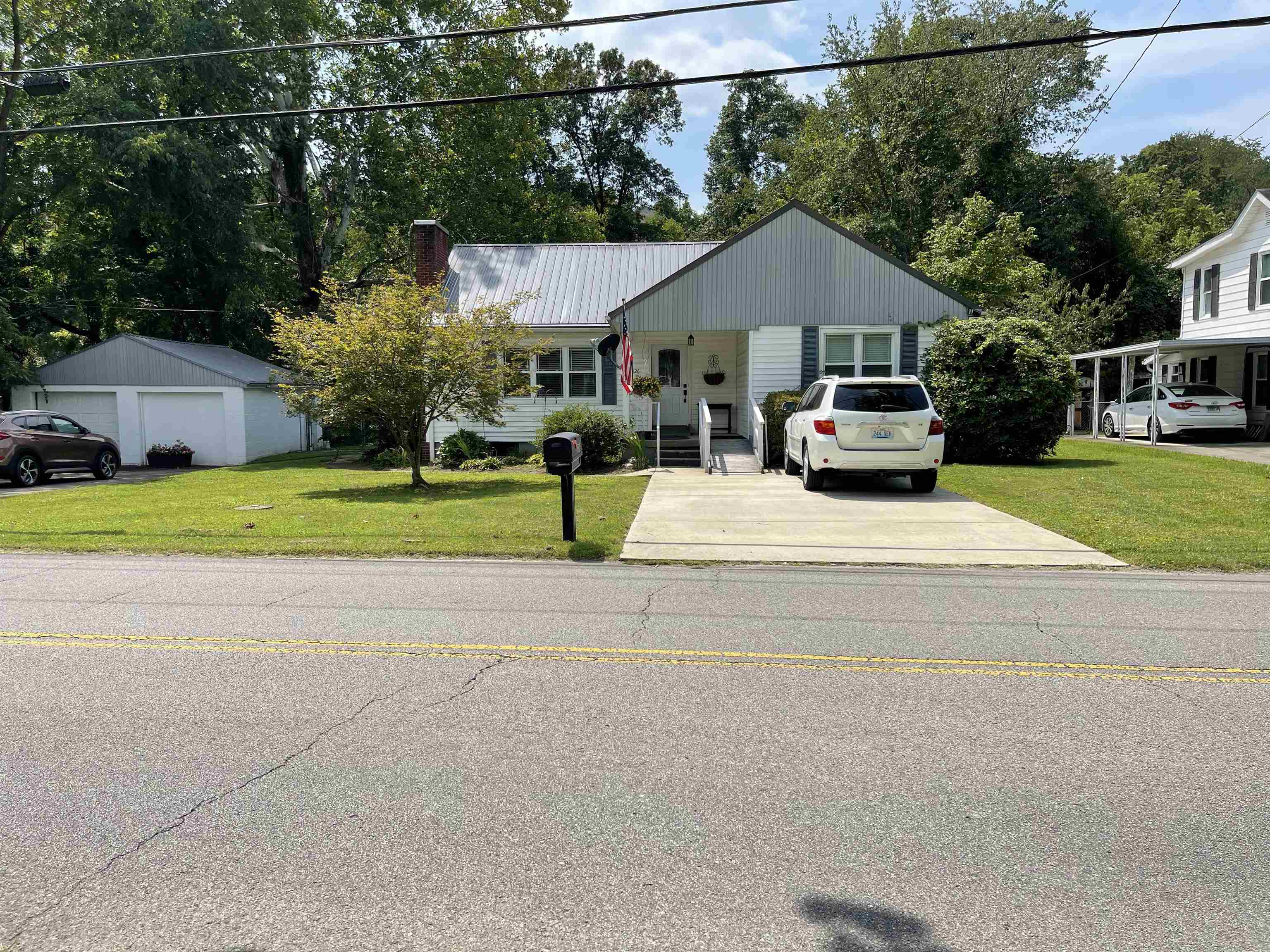 826 Raceland Avenue Raceland, KY 41169 - Photo 24 of 33
