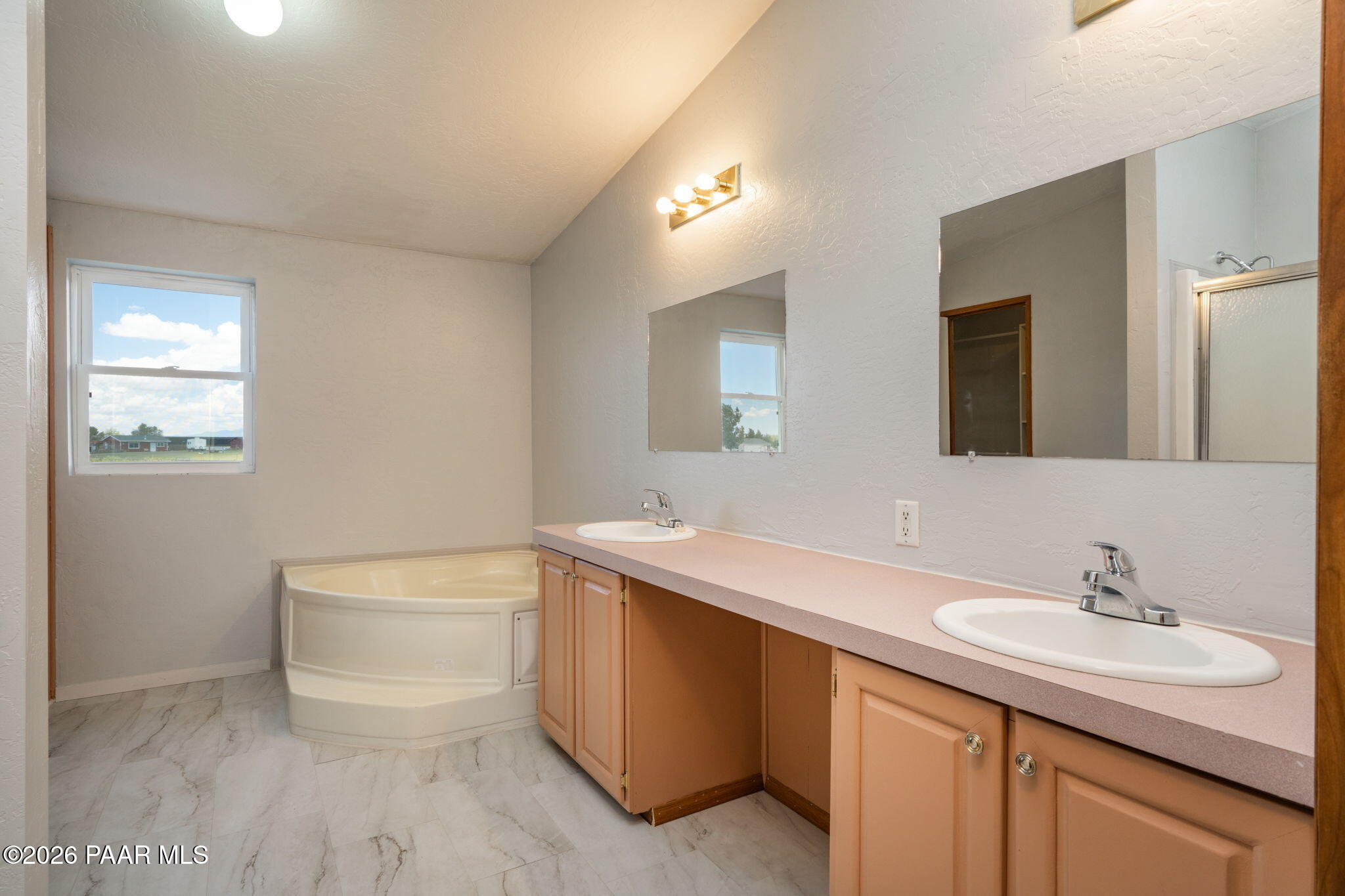 1450 Outer Loop Road Chino Valley, AZ 86323 - Photo 35 of 51 Primary Bath