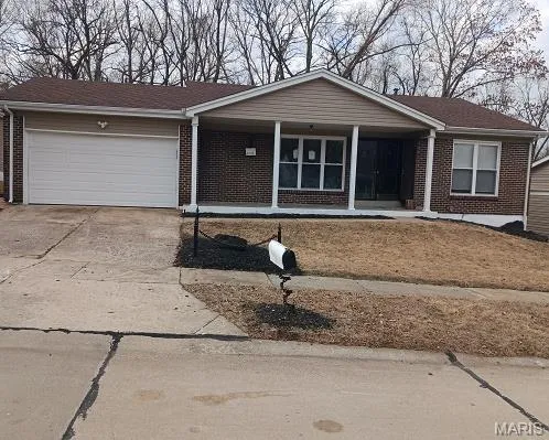 $279,000 | 6742 Foxbend Court, Florissant, MO 63033