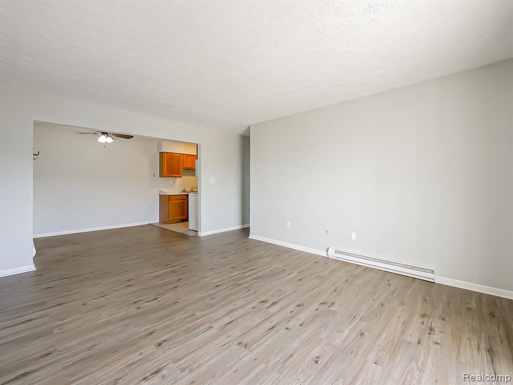 125 East Van Riper Road, Unit 7 Fowlerville, MI 48836 - Photo 3 of 26
