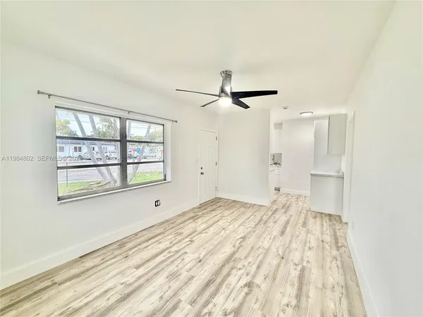 $1,950 | 1942 Northeast 172nd Street, Unit 1942, North Miami Beach, FL 33162