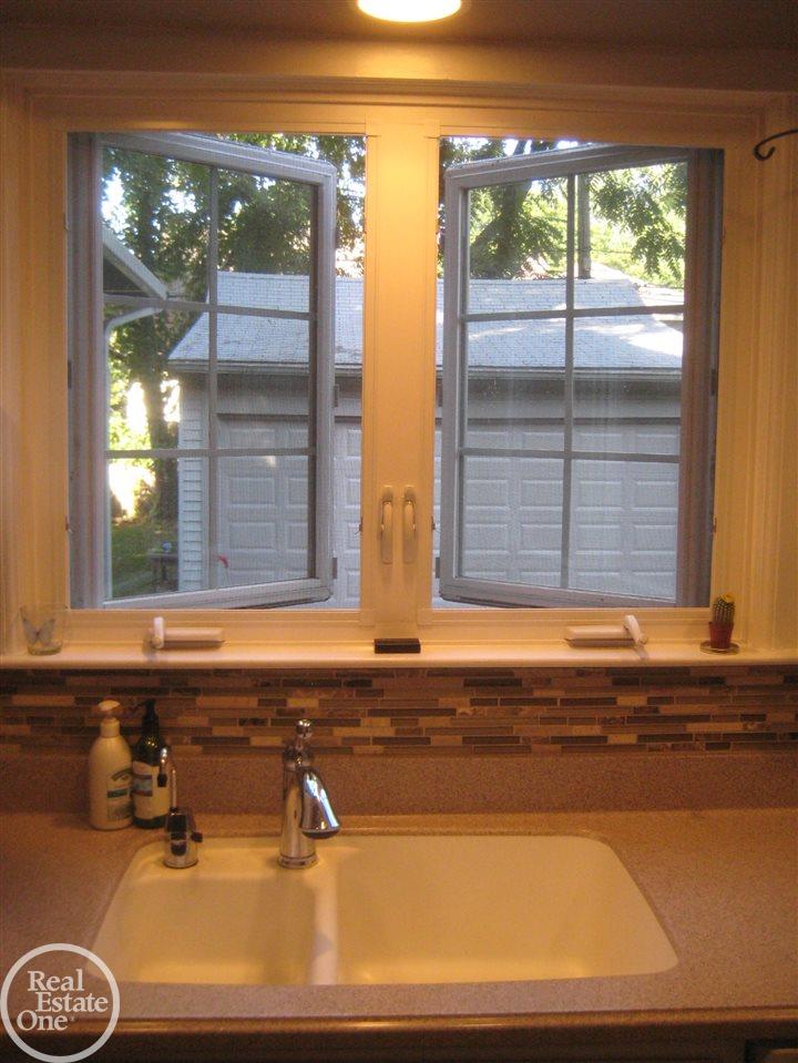 268 Moran Road Grosse Pointe Farms, MI 48236 - Photo 19 of 64