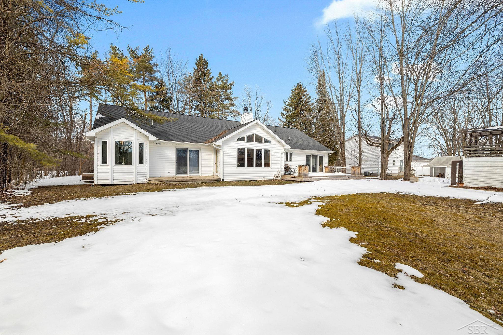 11637 West Freeland Road Freeland, MI 48623 - Photo 49 of 56 50103548-48.JPG