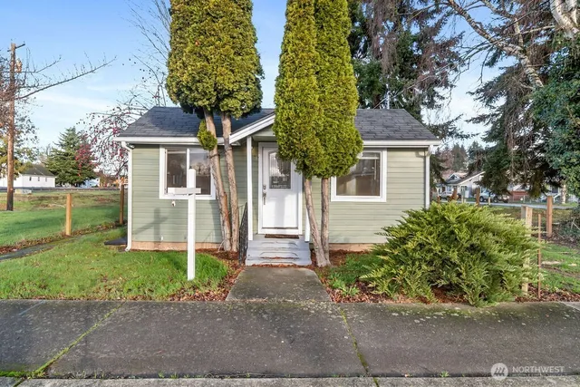$395,000 | 107 East Section Street, Mount Vernon, WA 98273