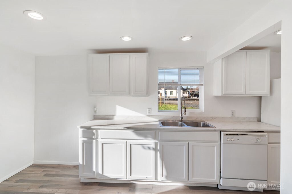 107 East Section Street Mount Vernon, WA 98273 - Photo 9 of 17