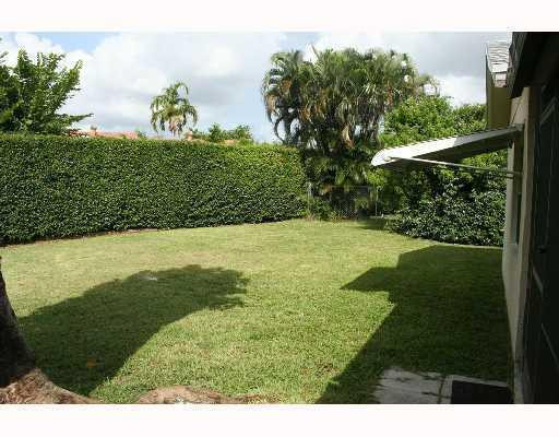 9566 Saddlebrook Drive Boca Raton, FL 33496 - Photo 12 of 12 Yard/Garden