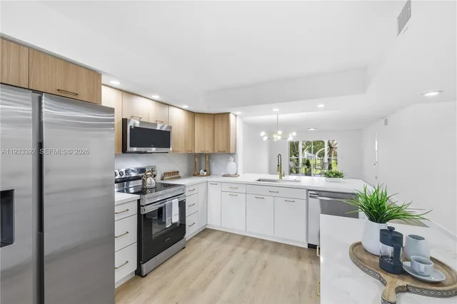 $285,000 | 1101 Southwest 128th Terrace, Unit 313C, Pembroke Pines, FL 33027