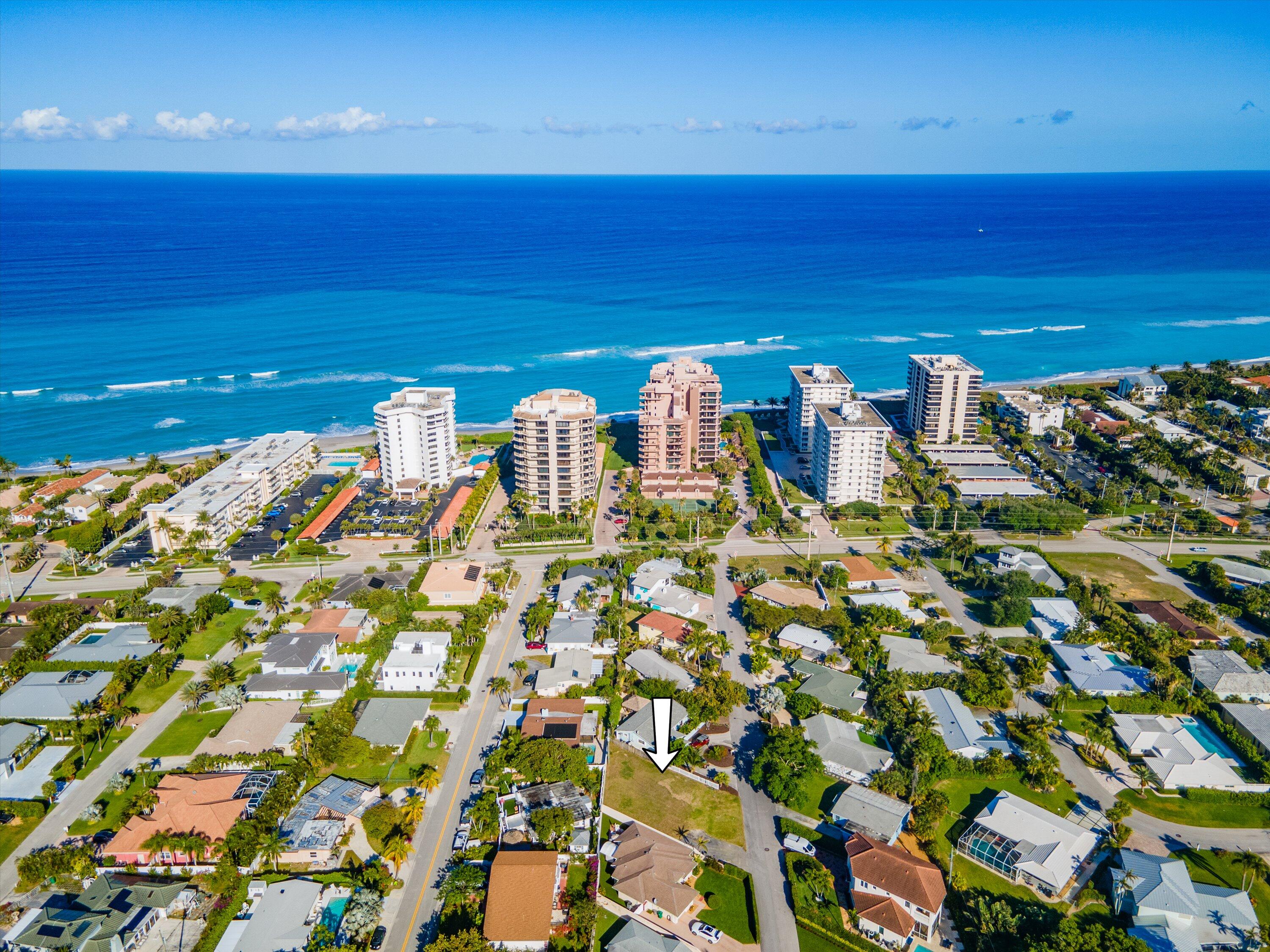 451 Neptune Road Juno Beach, FL 33408 - Photo 10 of 13 a close up of a sink