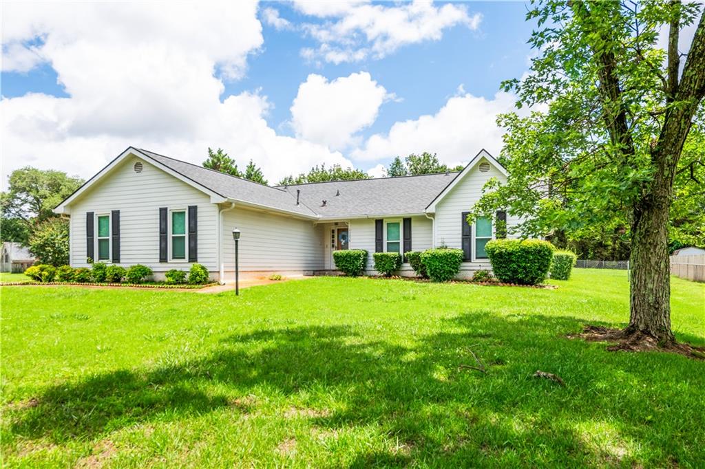 11058 Hunters Lane Hampton, GA 30228 - Photo 2 of 57