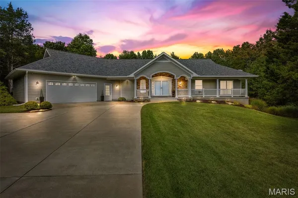 $549,900 | 5753 Forest Drive, Hillsboro, MO 63050
