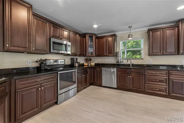$549,900 | 5753 Forest Drive, Hillsboro, MO 63050