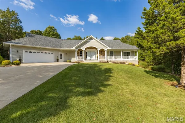 $549,900 | 5753 Forest Drive, Hillsboro, MO 63050