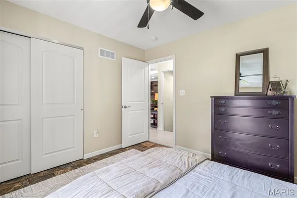 $549,900 | 5753 Forest Drive, Hillsboro, MO 63050