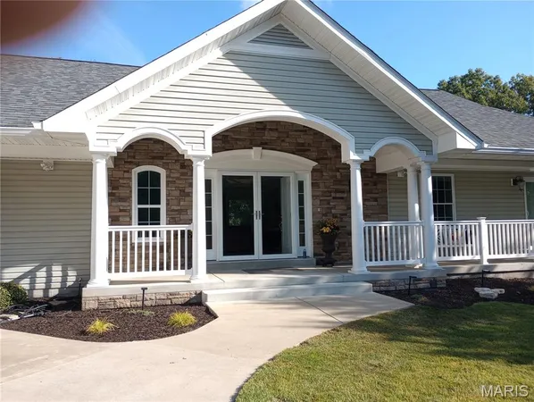 $549,900 | 5753 Forest Drive, Hillsboro, MO 63050