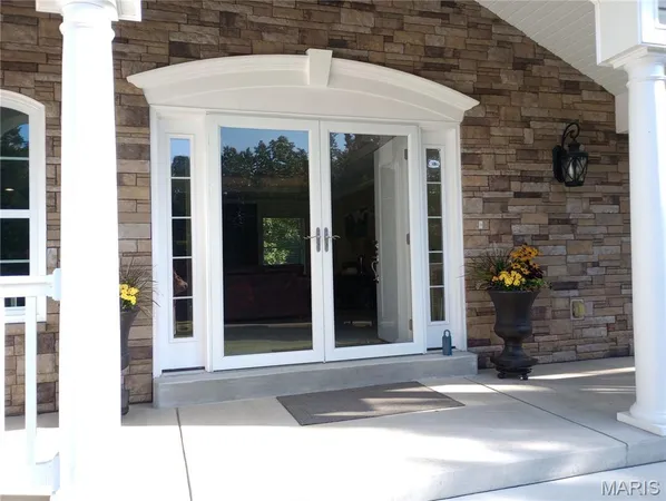 $549,900 | 5753 Forest Drive, Hillsboro, MO 63050