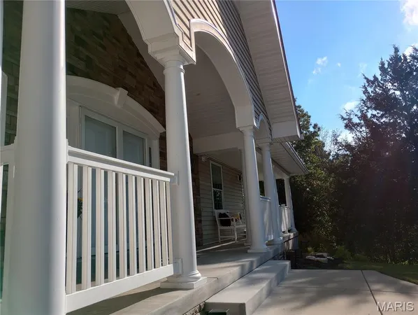 $549,900 | 5753 Forest Drive, Hillsboro, MO 63050