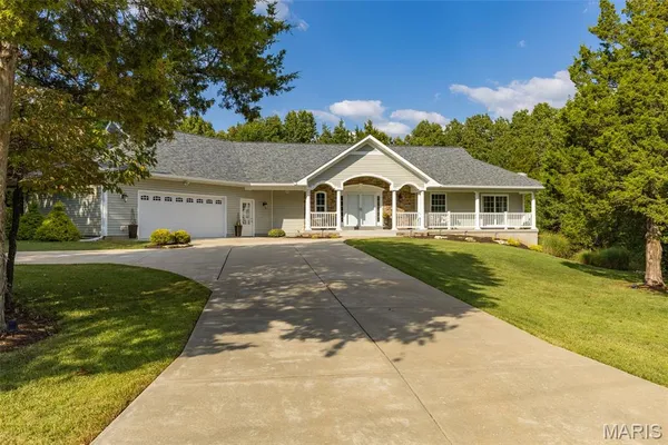 $549,900 | 5753 Forest Drive, Hillsboro, MO 63050