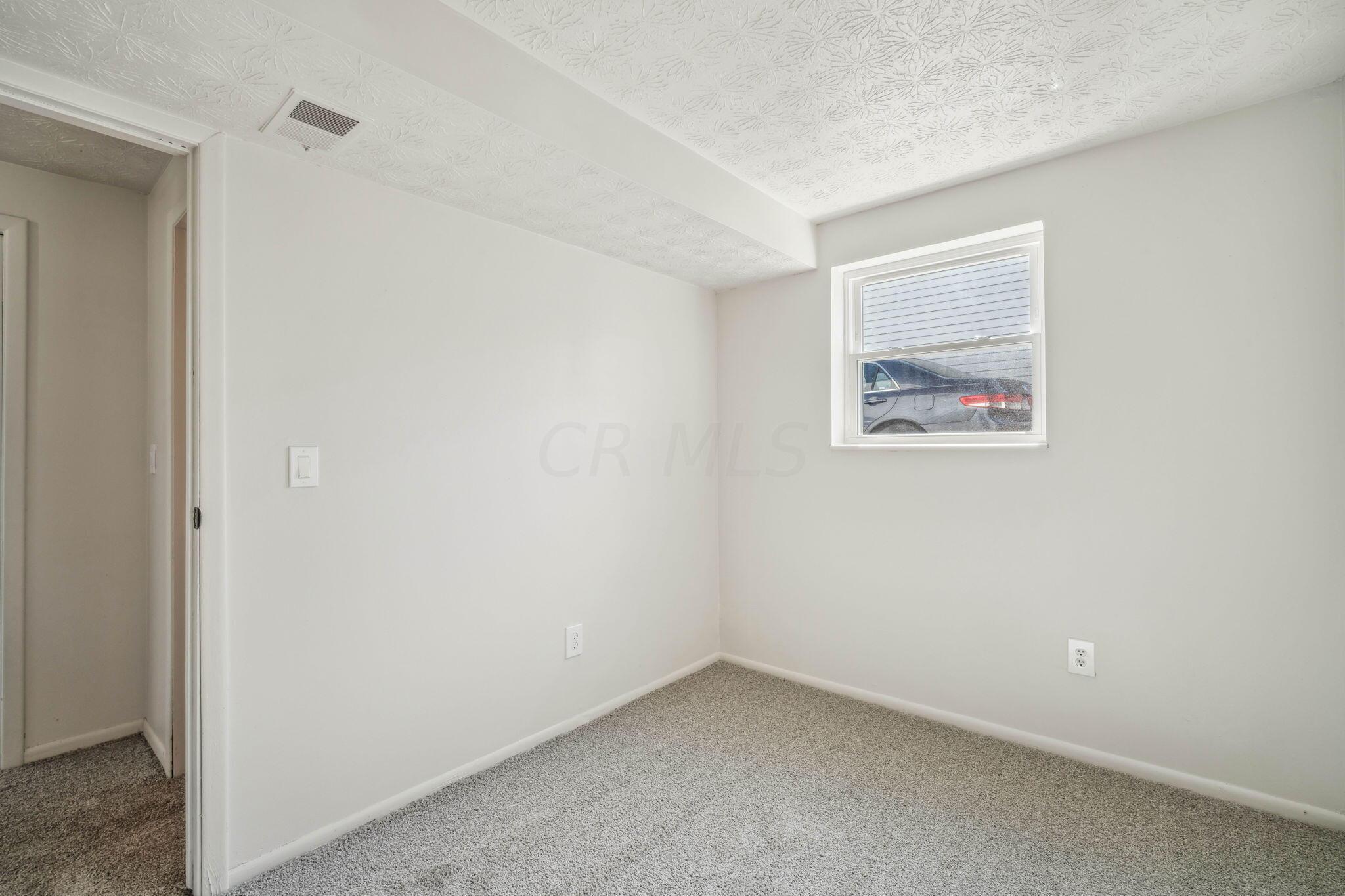 3275 Dunloe Road Columbus, OH 43232 - Photo 15 of 20 RELAX in all new bedroom 6!