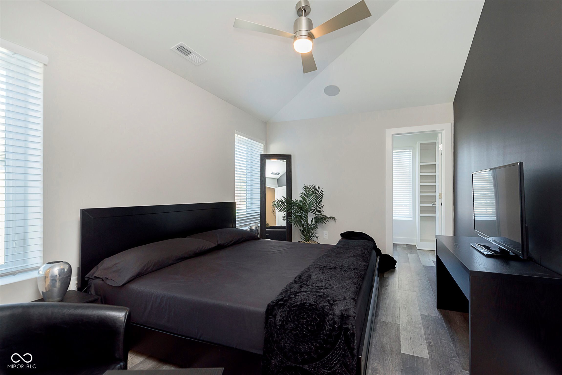 429 West 86th Street Indianapolis, IN 46260 - Photo 18 of 34