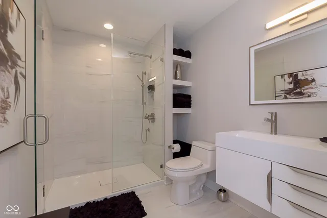 $5,900 | 429 West 86th Street, Indianapolis, IN 46260