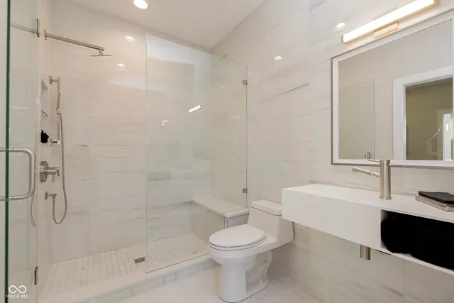 $5,900 | 429 West 86th Street, Indianapolis, IN 46260