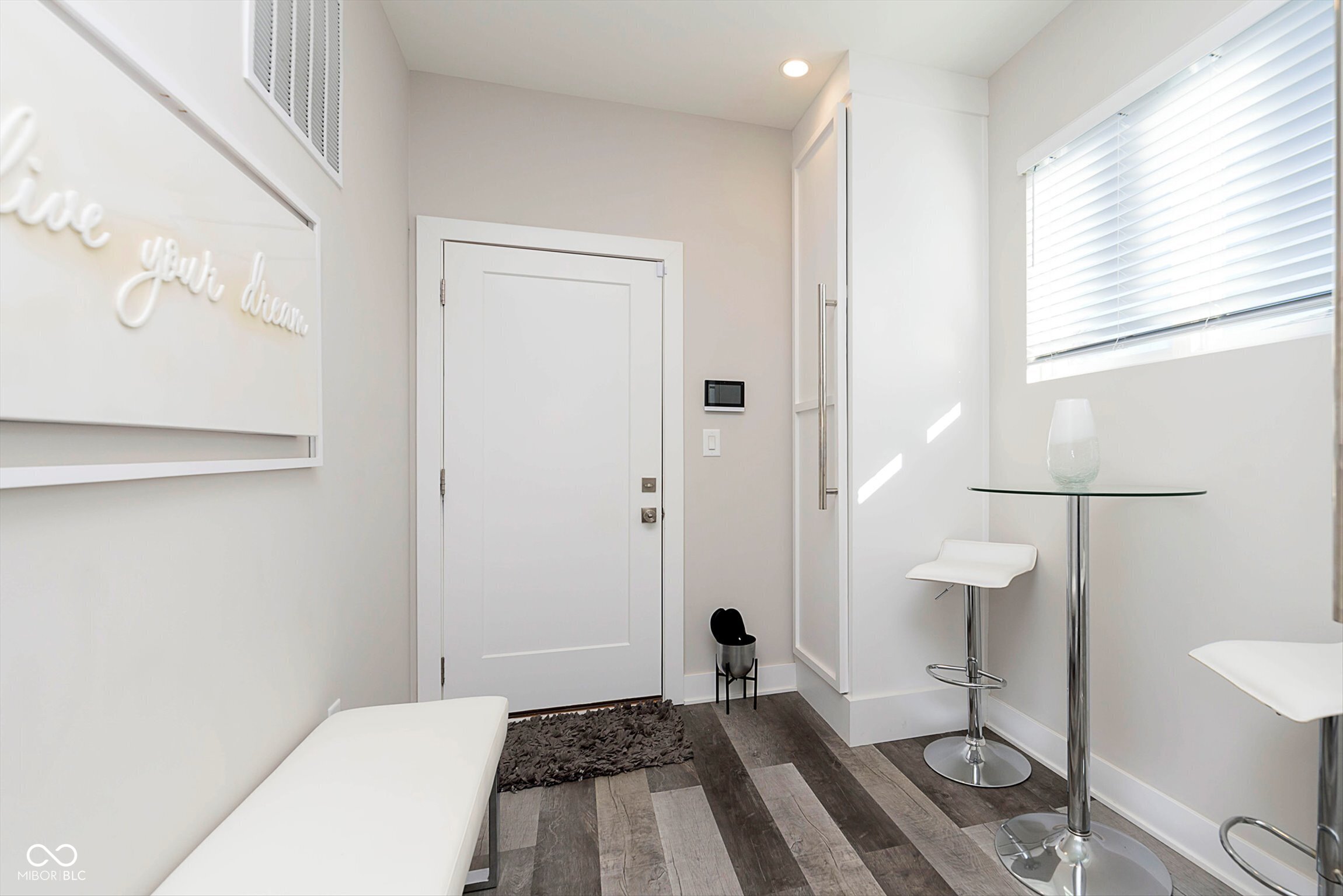 429 West 86th Street Indianapolis, IN 46260 - Photo 4 of 34