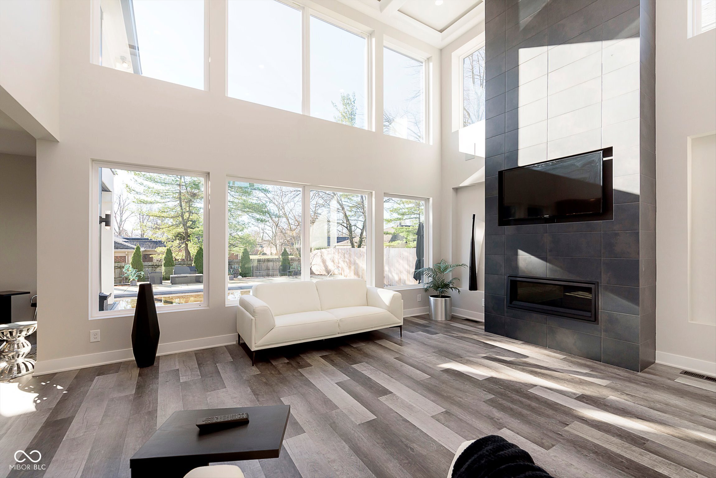 429 West 86th Street Indianapolis, IN 46260 - Photo 5 of 34