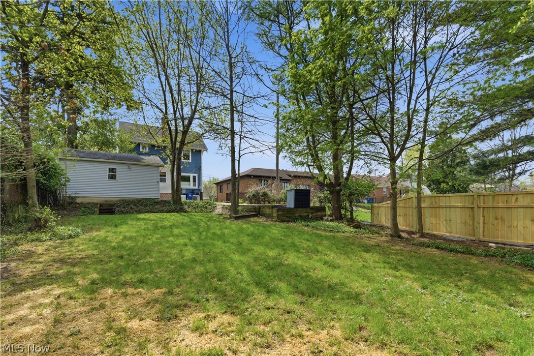 17212 Hilliard Road Lakewood, OH 44107 - Photo 33 of 40