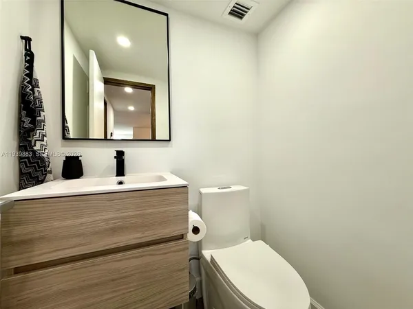 $4,000 | 1500 Bay Road, Unit 540S, Miami Beach, FL 33139