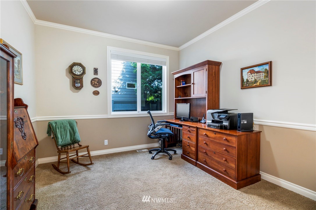 4613 Northeast 2nd Street Renton, WA 98059 - Photo 12 of 27