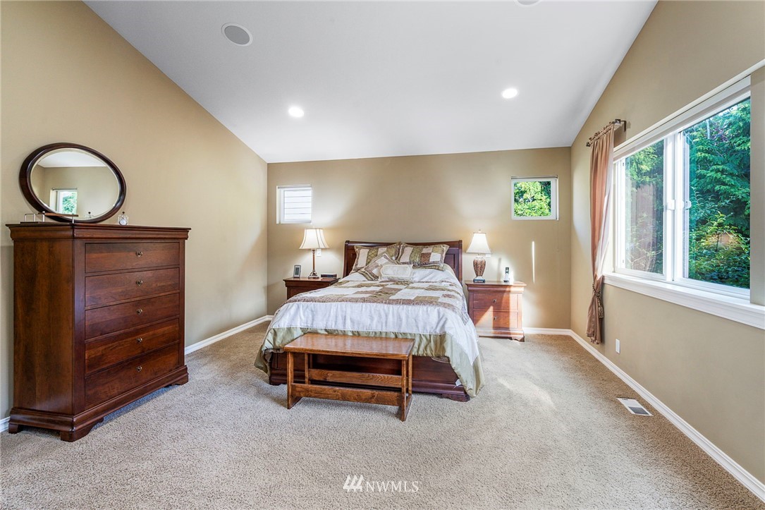 4613 Northeast 2nd Street Renton, WA 98059 - Photo 14 of 27