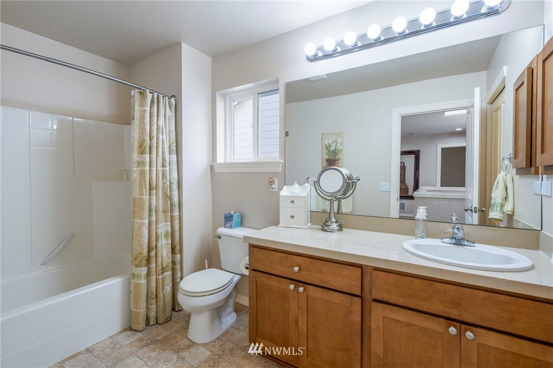4613 Northeast 2nd Street Renton, WA 98059 - Photo 21 of 27