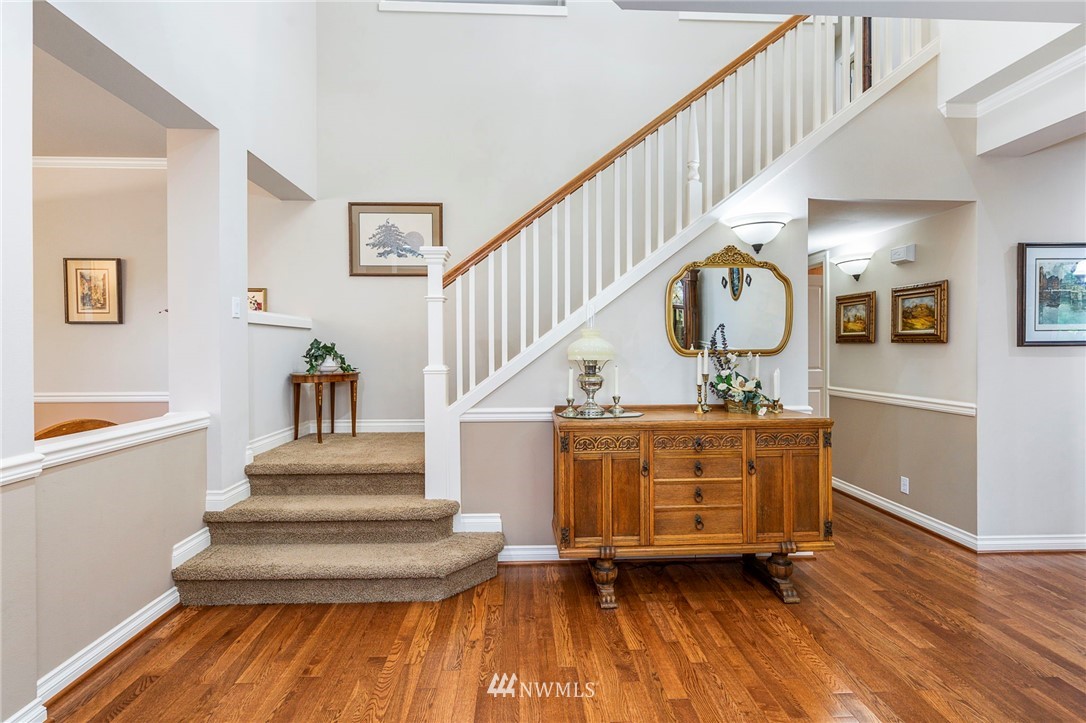 4613 Northeast 2nd Street Renton, WA 98059 - Photo 4 of 27