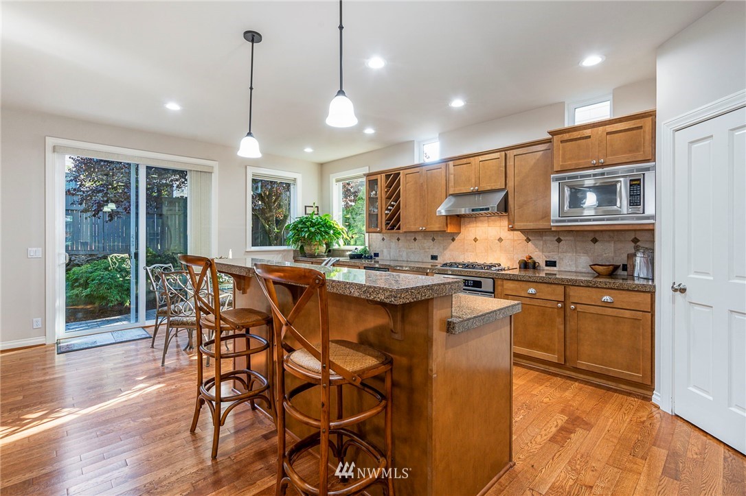 4613 Northeast 2nd Street Renton, WA 98059 - Photo 7 of 27