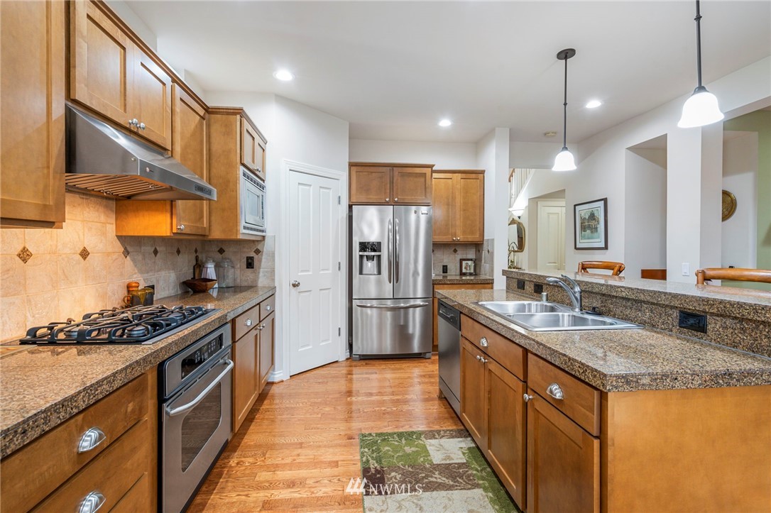4613 Northeast 2nd Street Renton, WA 98059 - Photo 10 of 27