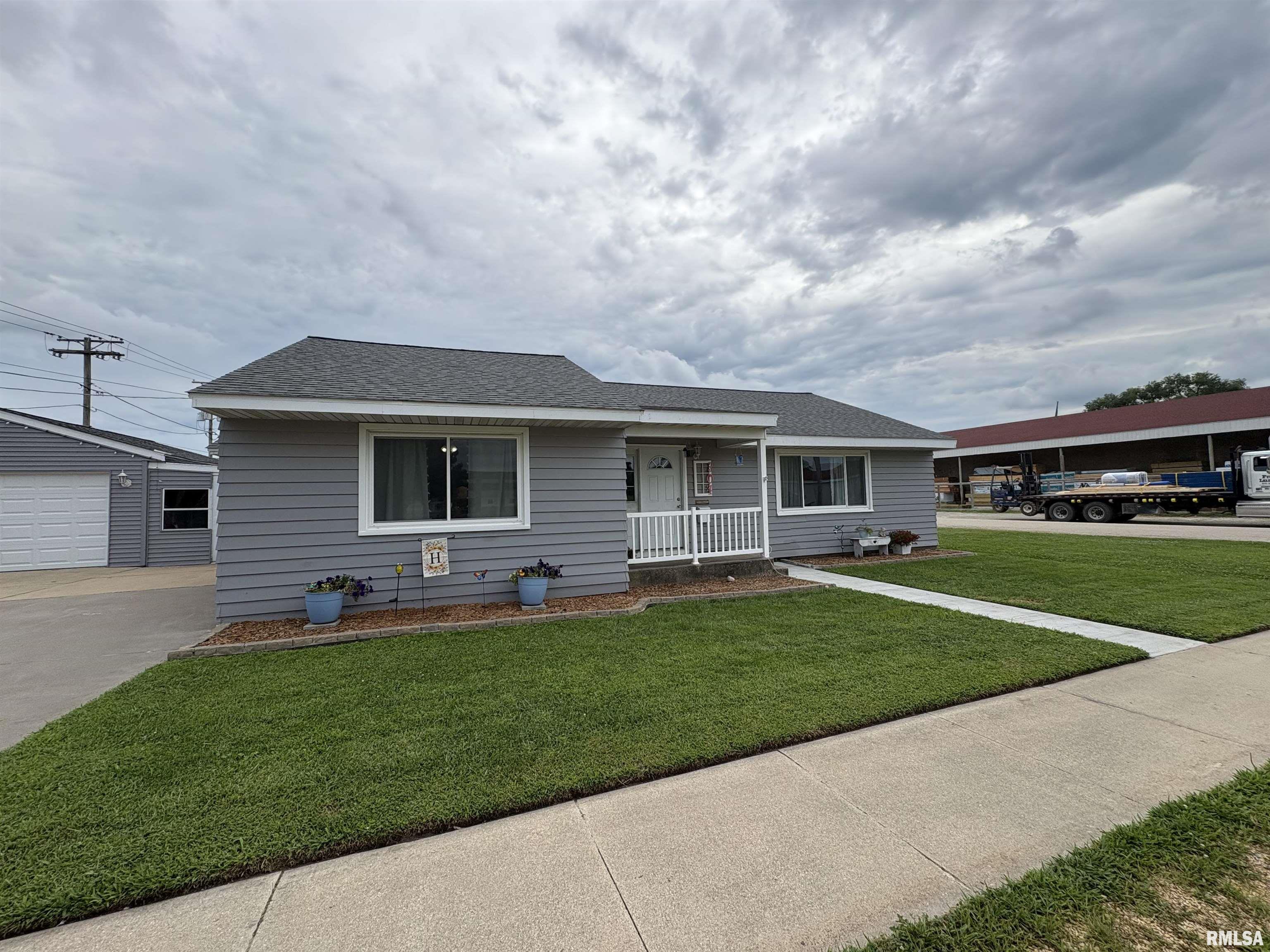 304 9th Avenue Fulton, IL 61252 - Photo 2 of 24 Gallery Image 2