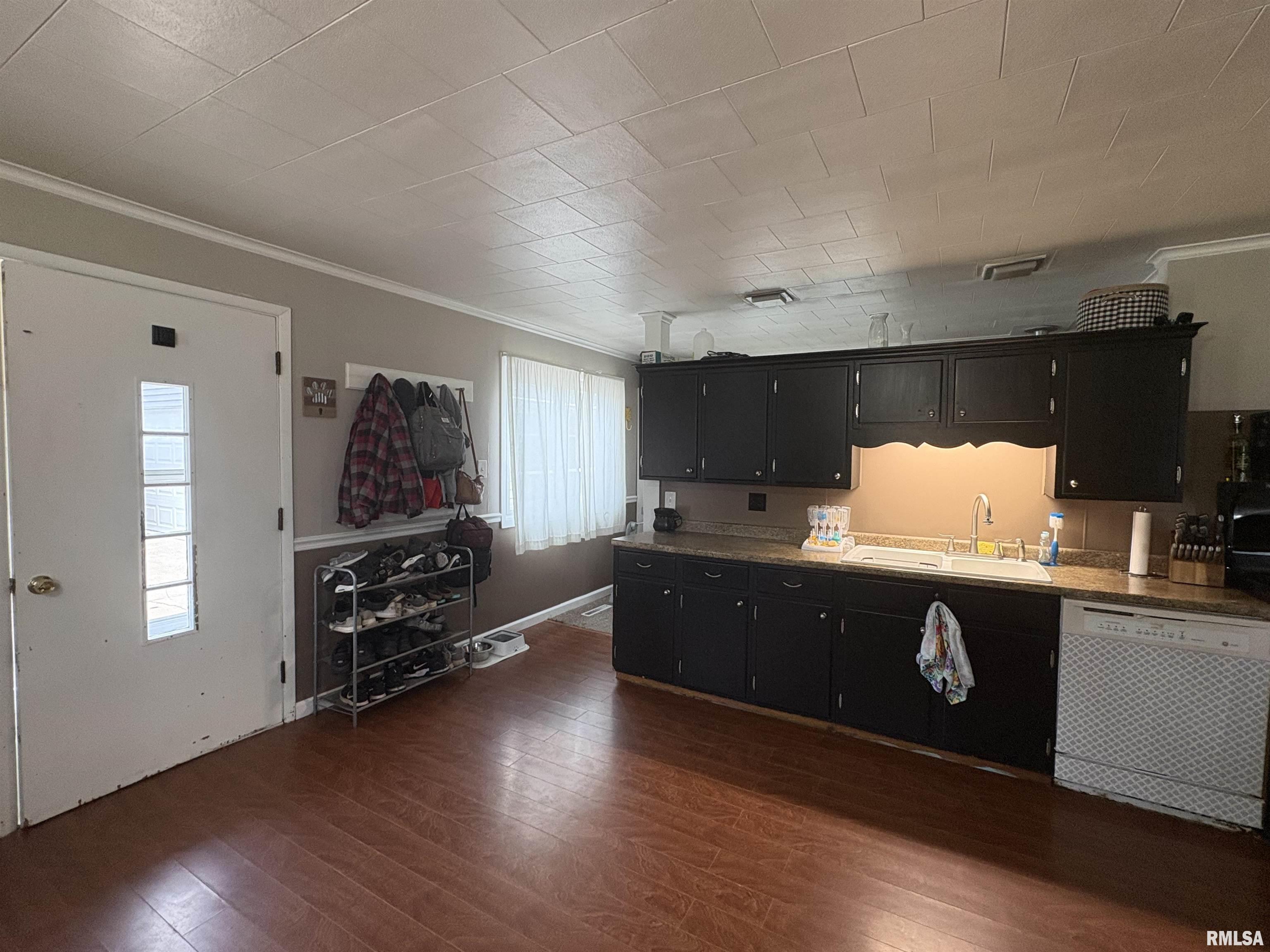 304 9th Avenue Fulton, IL 61252 - Photo 4 of 24 Gallery Image 4