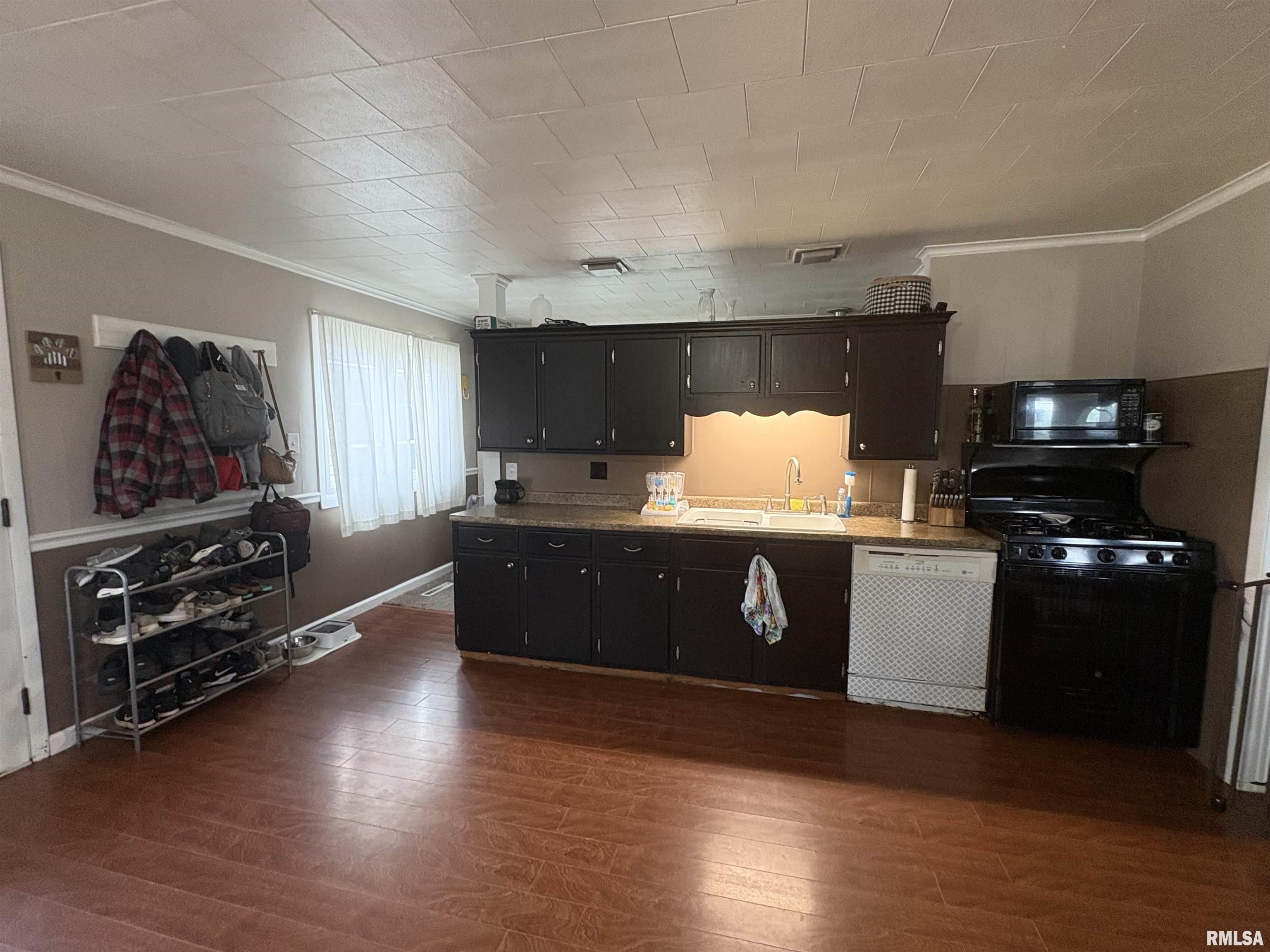 304 9th Avenue Fulton, IL 61252 - Photo 5 of 24 Gallery Image 5