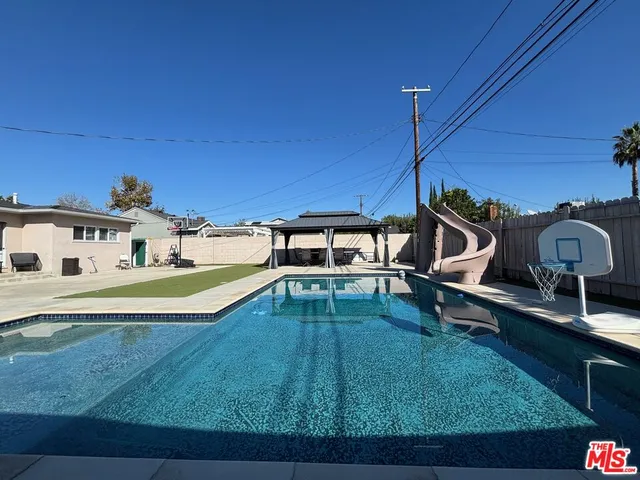 a house view with a outdoor space