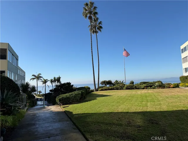 $4,900 | 639 Paseo De La Playa, Unit 104, Redondo Beach, CA 90277