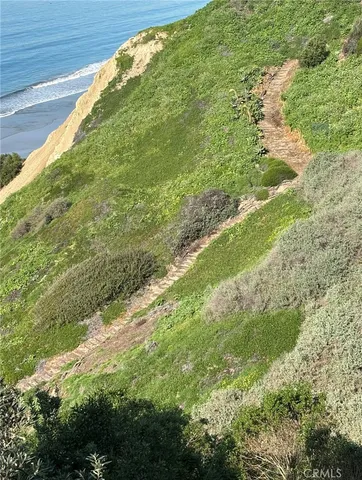 $4,900 | 639 Paseo De La Playa, Unit 104, Redondo Beach, CA 90277