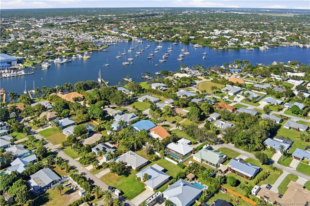 4665 Southeast Manatee Terrace Stuart, FL 34997 - Photo 10 of 36