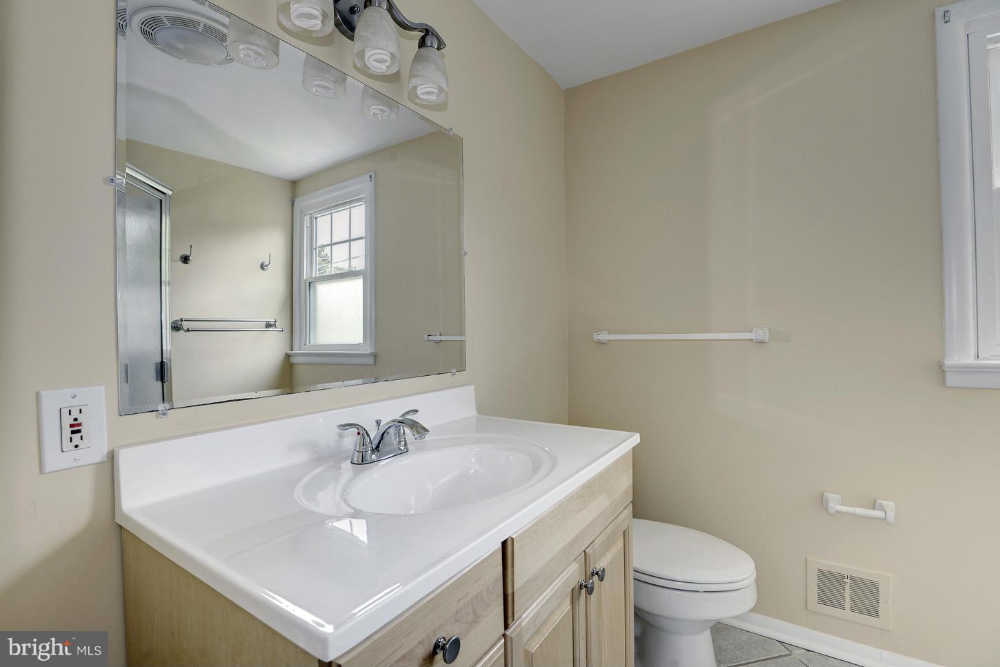 706 Lanark Way Silver Spring, MD 20901 - Photo 20 of 30 Bath