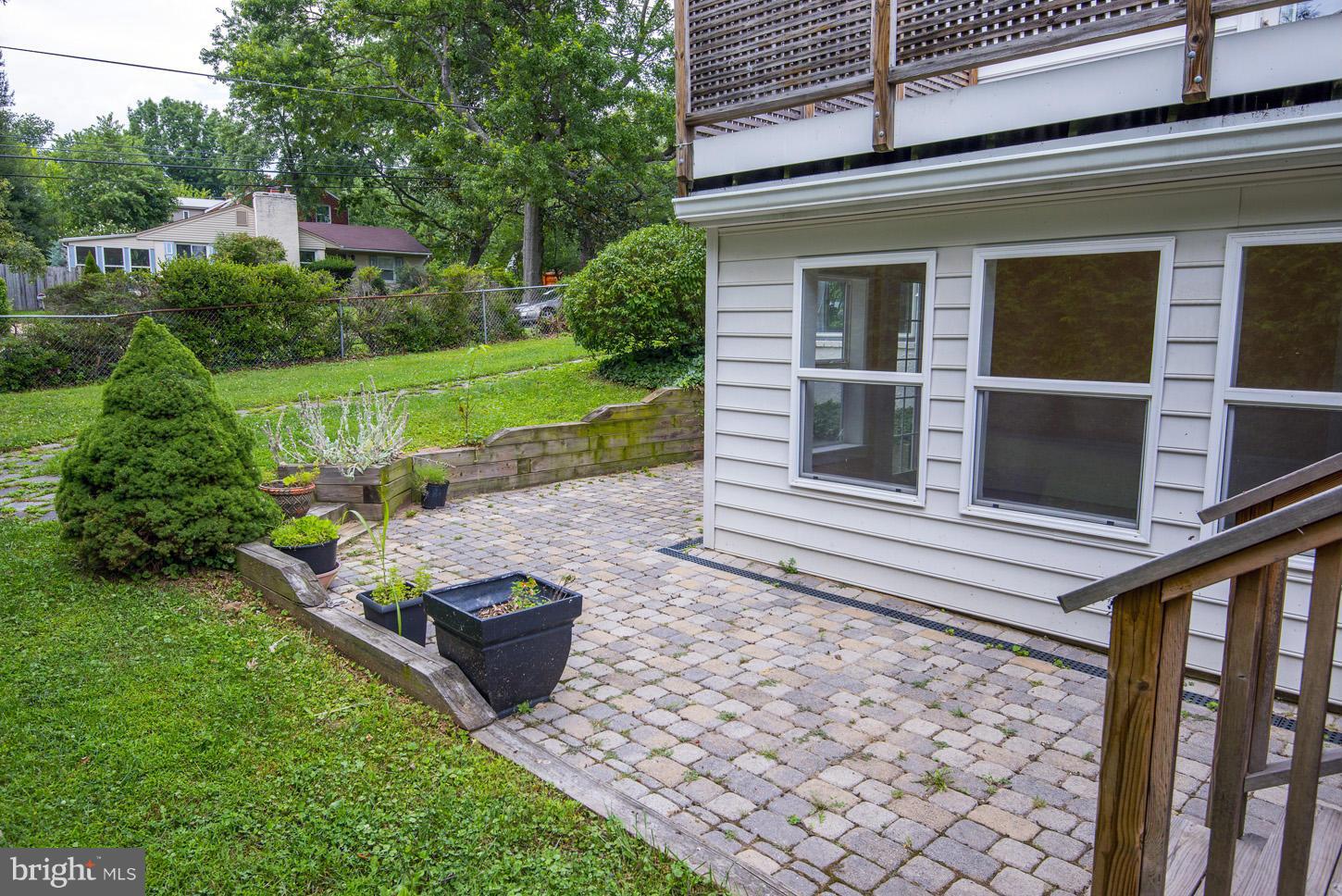 706 Lanark Way Silver Spring, MD 20901 - Photo 25 of 30 Exterior (Rear)