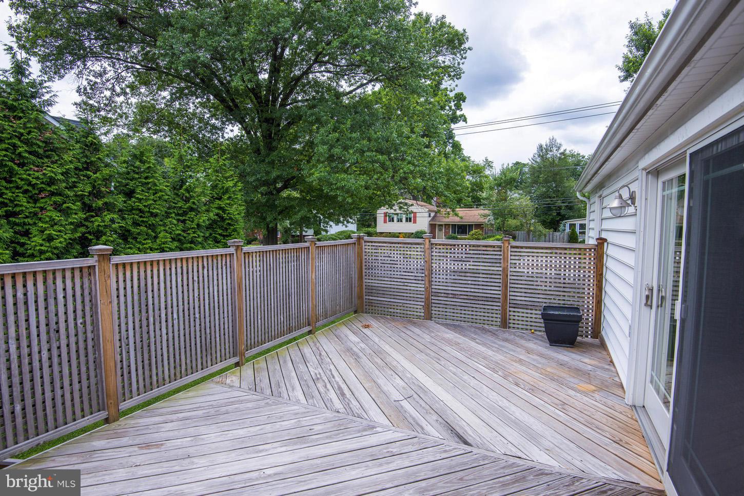 706 Lanark Way Silver Spring, MD 20901 - Photo 26 of 30 Exterior (Rear)
