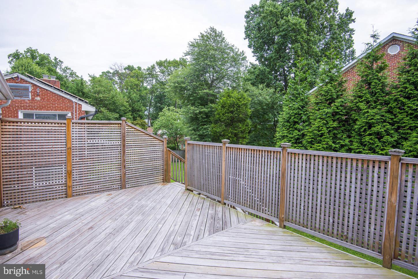 706 Lanark Way Silver Spring, MD 20901 - Photo 27 of 30 Exterior (Rear)