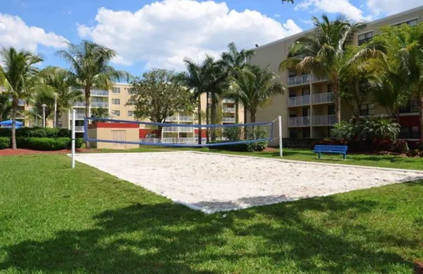 $2,676 | 18335 Northwest 68th Avenue, Unit 245308, Hialeah, FL 33015