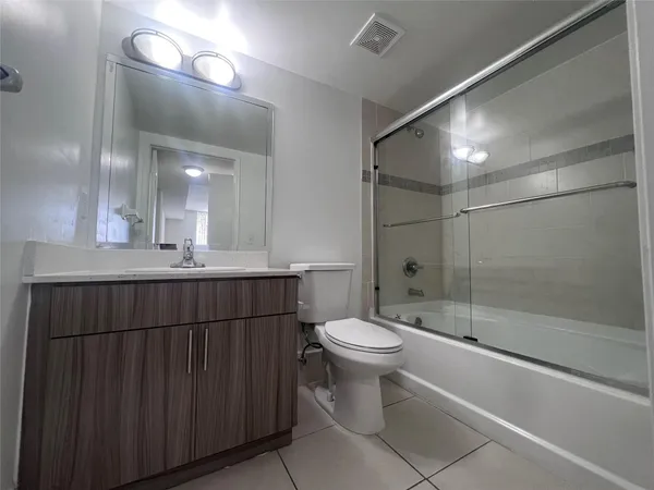 $2,676 | 18335 Northwest 68th Avenue, Unit 245308, Hialeah, FL 33015