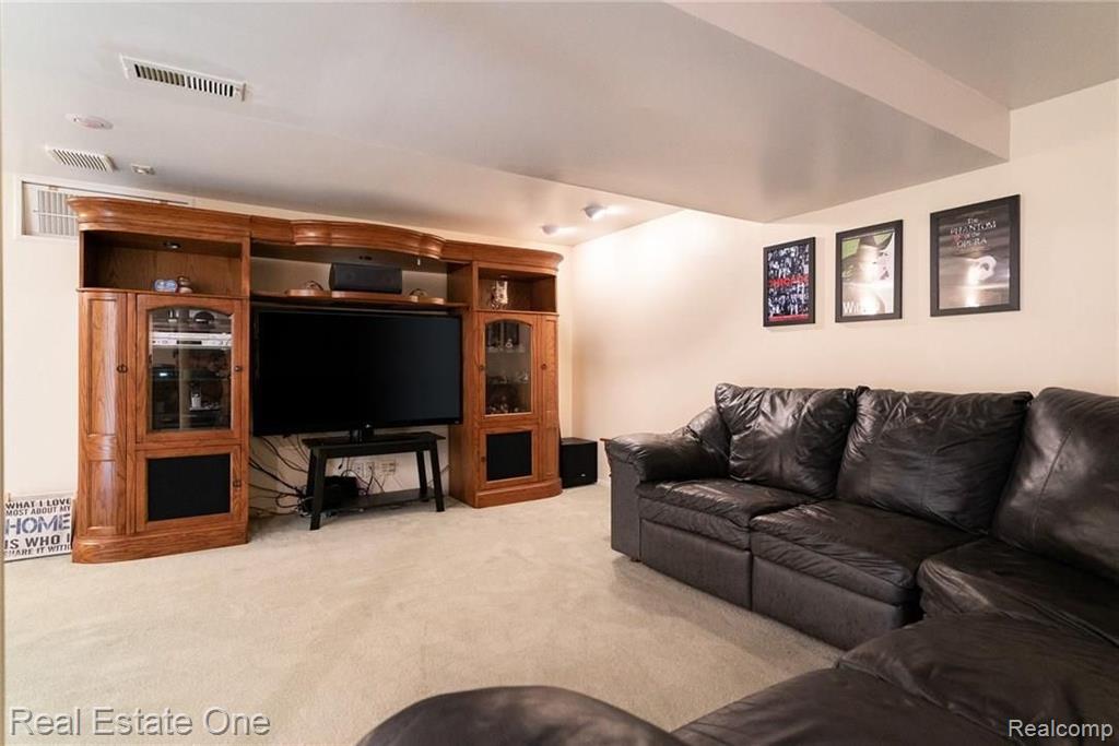 220 Red Oak Lane Rochester Hills, MI 48307 - Photo 15 of 29